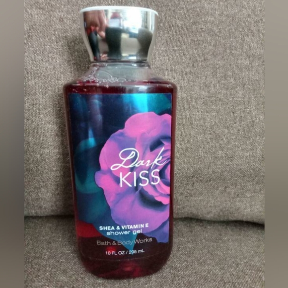Bath & BodyWorks Dark Kiss Shower Gel/ Body Wash - Picture 1 of 3